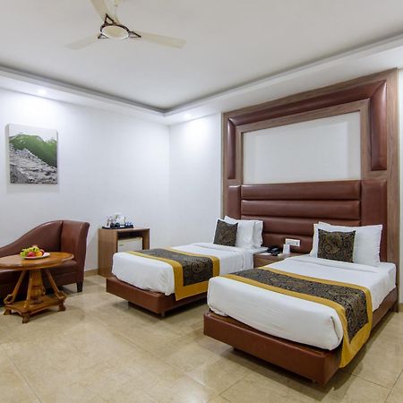 Hotel Lohmod At National Highway 8 - Free Airport Transffer New Delhi Ngoại thất bức ảnh
