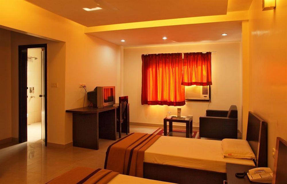Hotel Lohmod At National Highway 8 - Free Airport Transffer New Delhi Ngoại thất bức ảnh