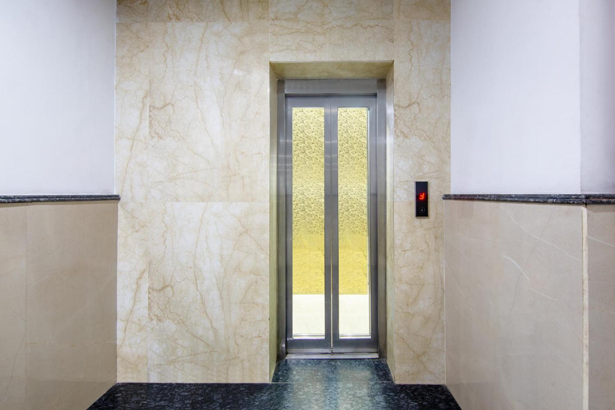 Hotel Lohmod At National Highway 8 - Free Airport Transffer New Delhi Ngoại thất bức ảnh
