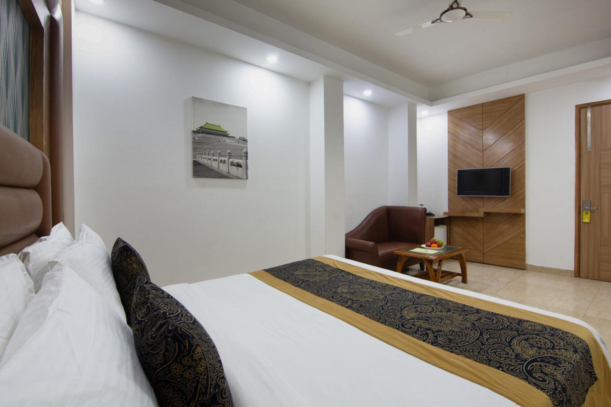 Hotel Lohmod At National Highway 8 - Free Airport Transffer New Delhi Ngoại thất bức ảnh